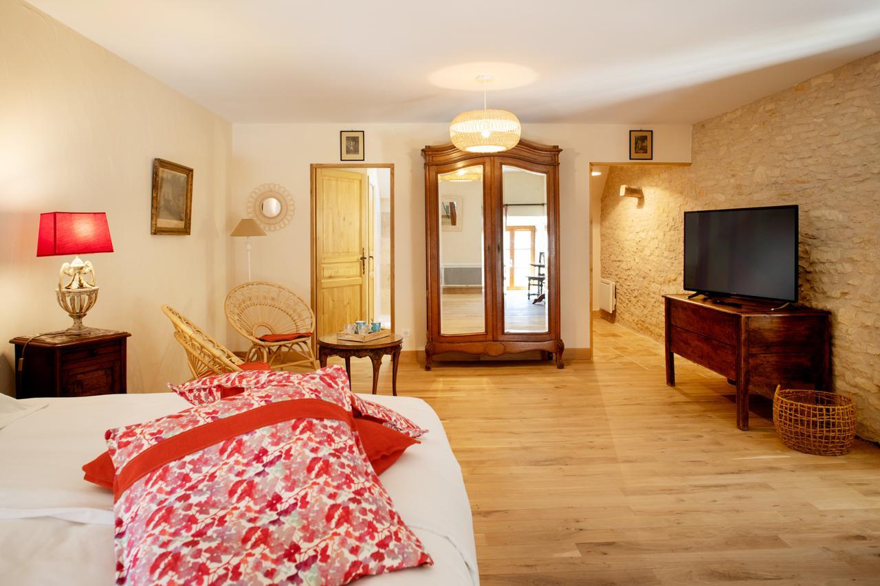 L'Hote Antique - Maison D'Hote- 4 Suites Avec Cuisine Pichanges Luaran gambar